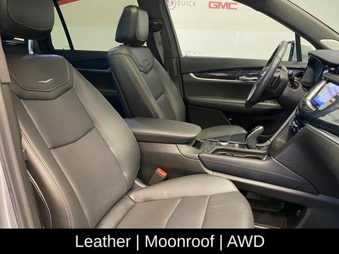 Used 2023 Cadillac XT6 Premium Luxury image 26