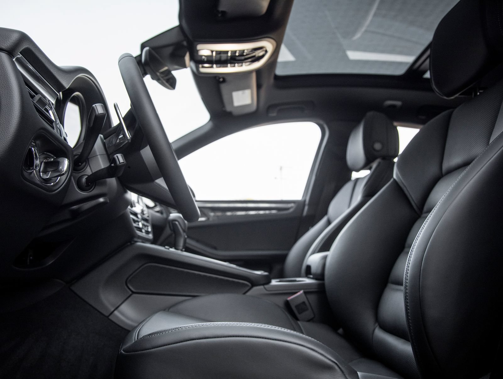 Certified 2026 Porsche Macan AWD/4WD image 24