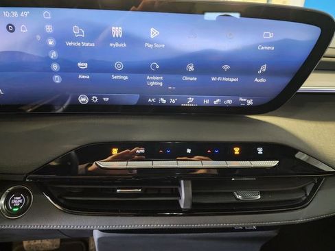 Used 2025 Buick Enclave Preferred image 28