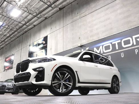 Used 2020 BMW X7 M50i w/ Cold Weather Package image 81