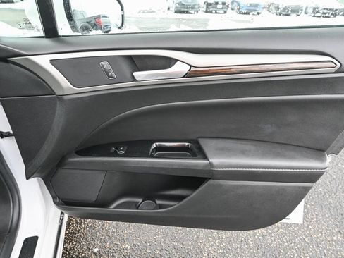 Used 2014 Ford Fusion Energi SE w/ Driver Assist Package image 25