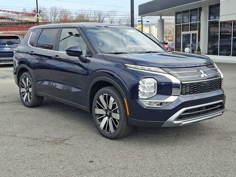 New 2026 Mitsubishi Outlander SE AWD/4WD image 2