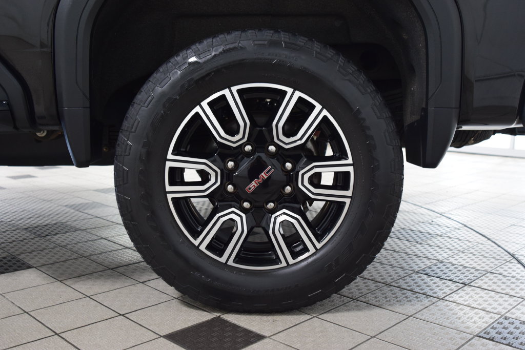 Used 2022 GMC Sierra 2500 AT4 w/ AT4 Premium Plus Package AWD/4WD image 31