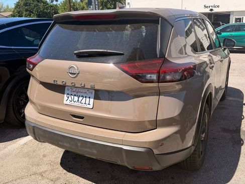 Used 2025 Nissan Rogue SV FWD image 3
