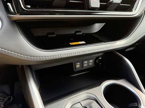 Used 2023 Toyota Highlander XLE image 53