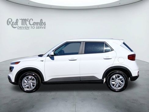 New 2025 Hyundai Venue SE image 2
