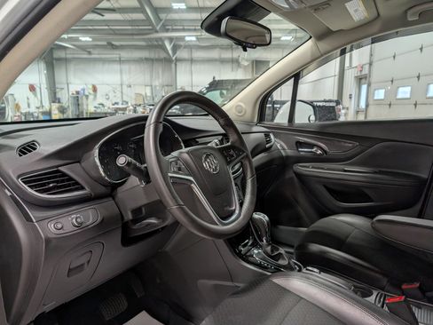 Used 2022 Buick Encore Preferred w/ Safety Package image 9