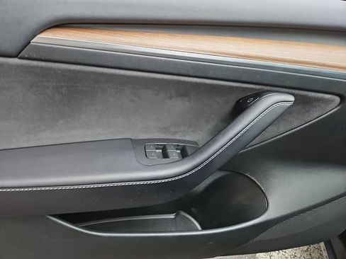 Used 2023 Tesla Model 3 Standard Range RWD image 12