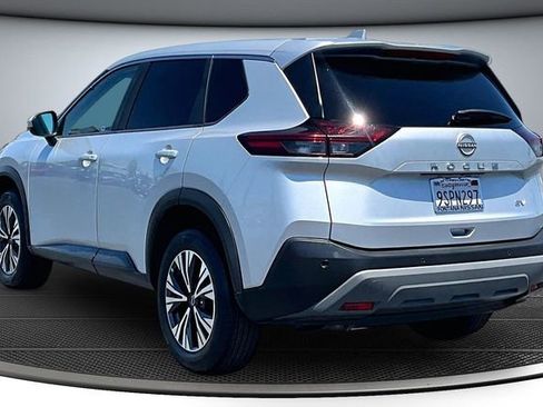 Certified 2023 Nissan Rogue SV FWD image 4