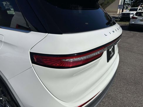 Used 2022 Lincoln Corsair Standard w/ Equipment Group 101A image 8