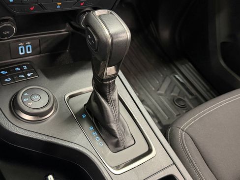 Used 2019 Ford Ranger XLT w/ Equipment Group 302A Luxury AWD/4WD image 16