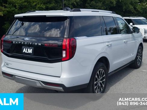 Used 2025 Ford Expedition Platinum AWD/4WD image 5