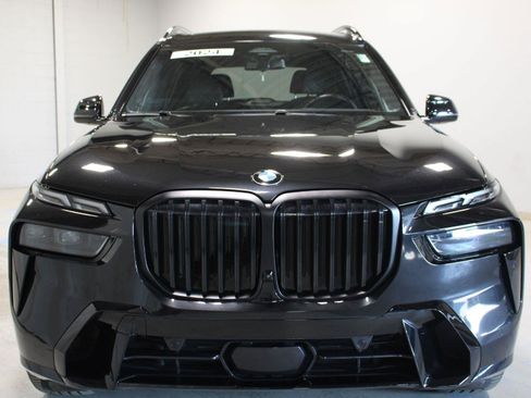 Used 2024 BMW X7 xDrive40i w/ M Sport Package AWD/4WD image 17