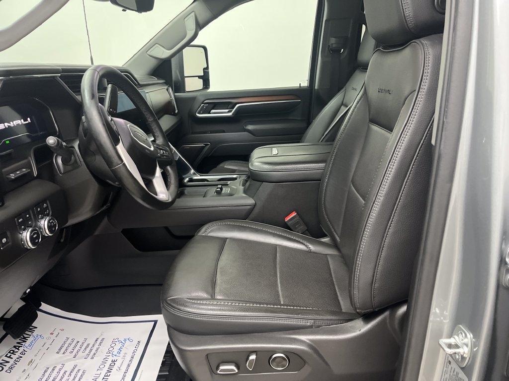 Used 2025 GMC Sierra 2500 Denali w/ Denali Reserve Package AWD/4WD image 12