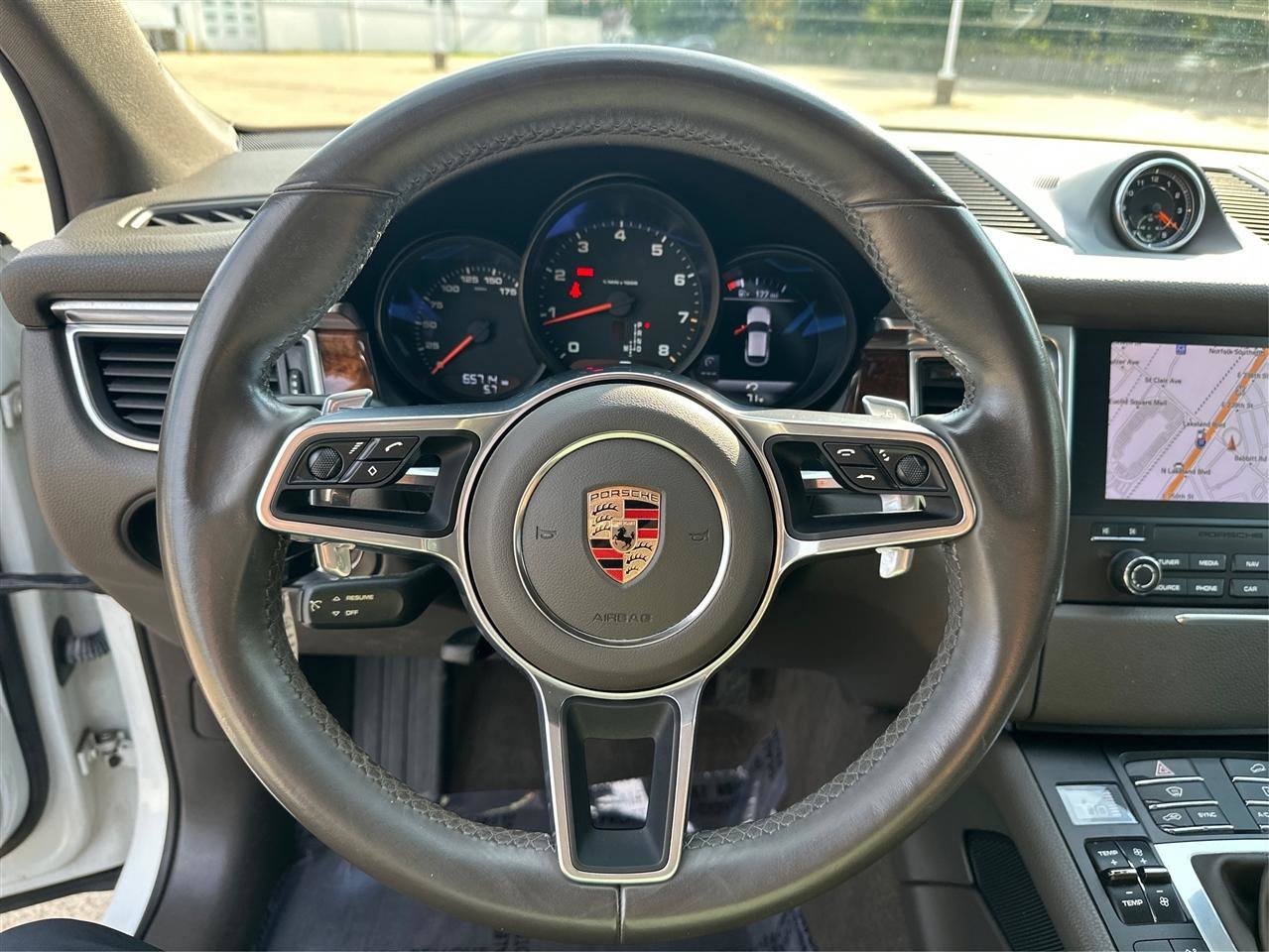 Used 2017 Porsche Macan AWD/4WD image 17
