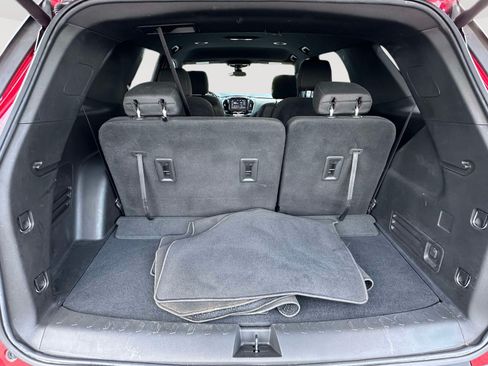 Used 2023 Chevrolet Traverse LT FWD image 34