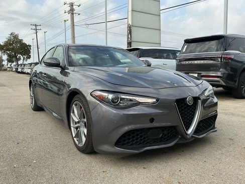 Used 2022 Alfa Romeo Giulia Ti image 8