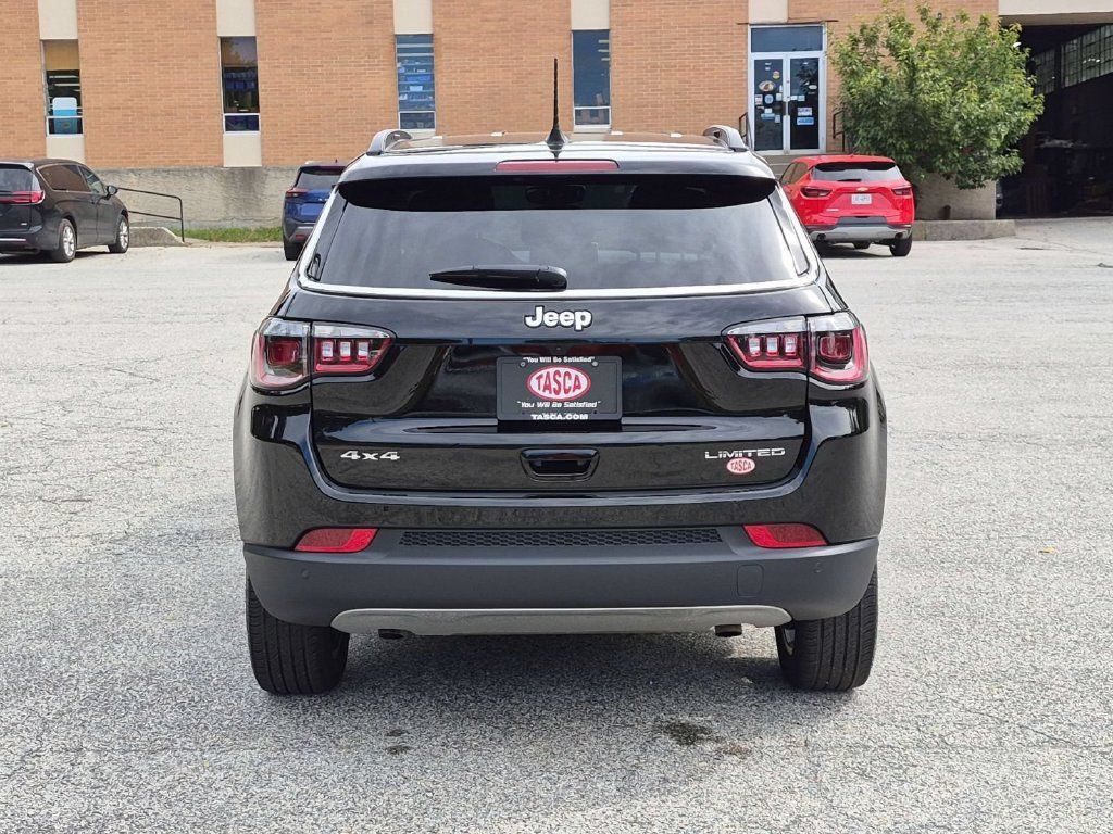 Used 2024 Jeep Compass Limited AWD/4WD image 4