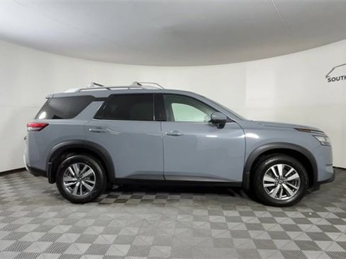 Certified 2022 Nissan Pathfinder SL image 9