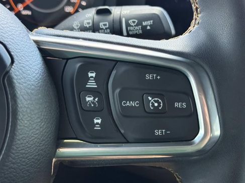Used 2024 Jeep Wrangler Unlimited Sahara w/ Technology Group AWD/4WD image 32