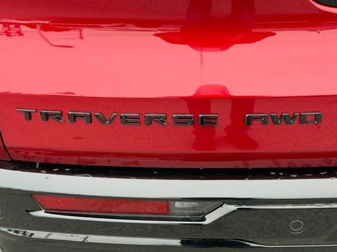 New 2026 Chevrolet Traverse RS w/ LPO, Floor Liner Package image 21