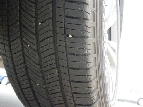 Used 2022 Ford Explorer XLT w/ Equipment Group 202A image 57