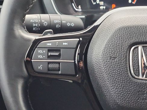 Used 2023 Honda Pilot Elite image 15