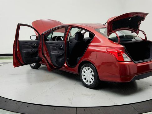 Used 2018 Nissan Versa SV image 12