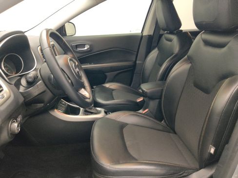 Used 2018 Jeep Compass Latitude w/ Popular Equipment Group FWD image 17