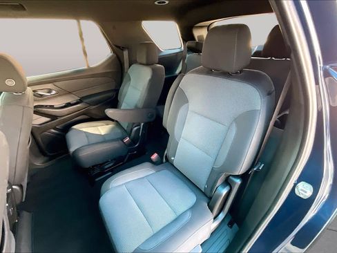 Used 2023 Chevrolet Traverse LT FWD image 20