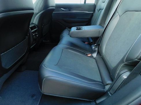 New 2026 Jeep Grand Cherokee Altitude image 21