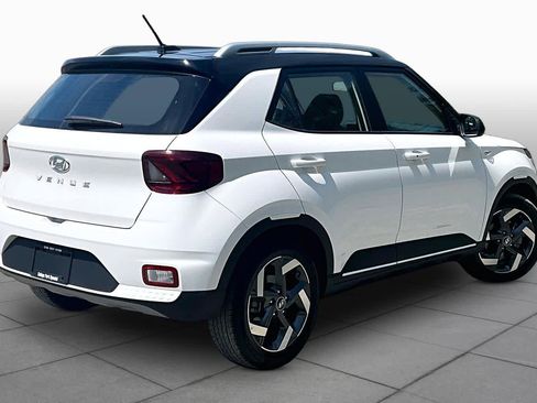 Used 2025 Hyundai Venue Limited FWD image 13