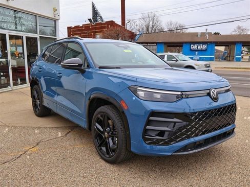 New 2026 Volkswagen Tiguan SE R-Line image 7