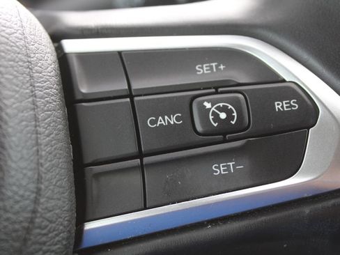 Used 2022 Jeep Compass Latitude AWD/4WD image 30