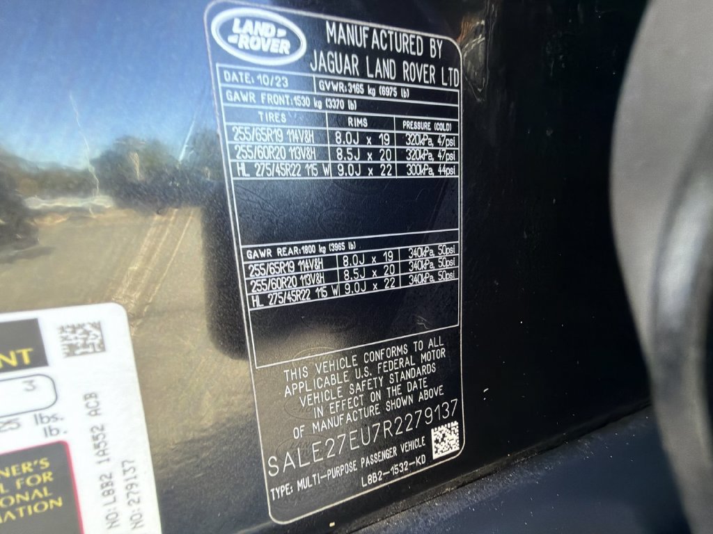 Used 2024 Land Rover Defender 110 X-Dynamic SE AWD/4WD image 29