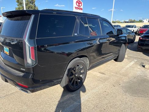 Used 2021 Cadillac Escalade Premium Luxury Platinum AWD/4WD image 4