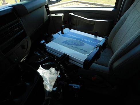 Used 2021 Chevrolet Express 2500 RWD image 14
