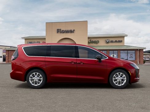 New 2027 Chrysler Pacifica Select AWD/4WD image 21
