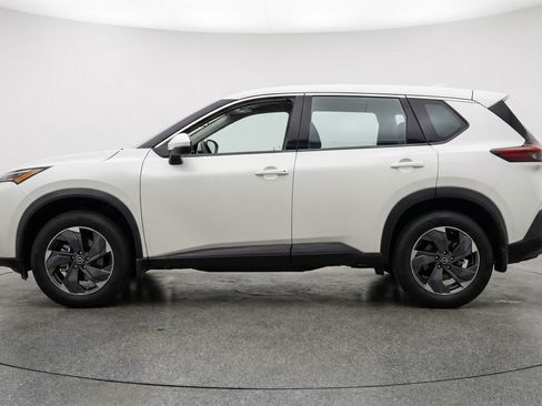 Used 2025 Nissan Rogue SV image 5