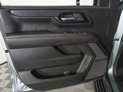 Used 2025 GMC Yukon AT4 Ultimate w/ LPO, Floor Liner Package image 17