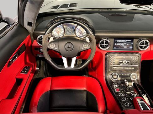 Used 2012 Mercedes-Benz SLS AMG Roadster image 5