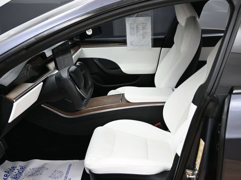 Used 2022 Tesla Model S AWD/4WD image 15