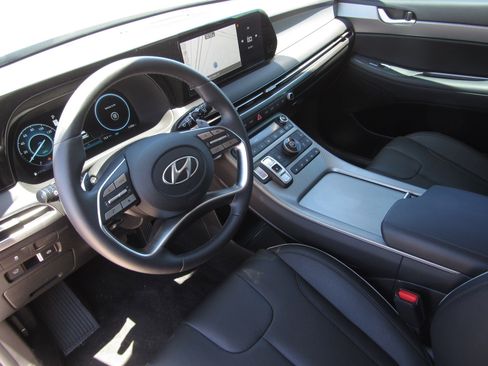Used 2025 Hyundai Palisade SEL FWD image 17