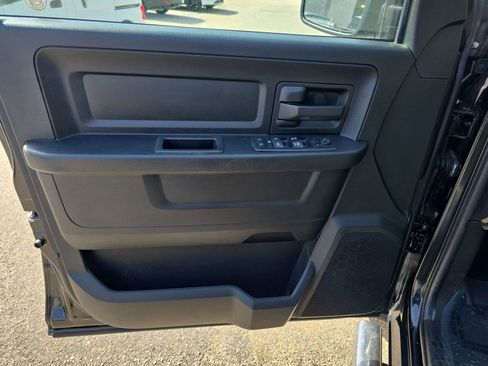 Used 2017 RAM 1500 Express w/ Express Value Package image 28