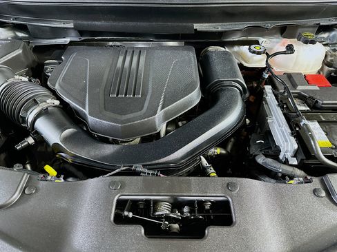 Used 2025 GMC Acadia Elevation image 35