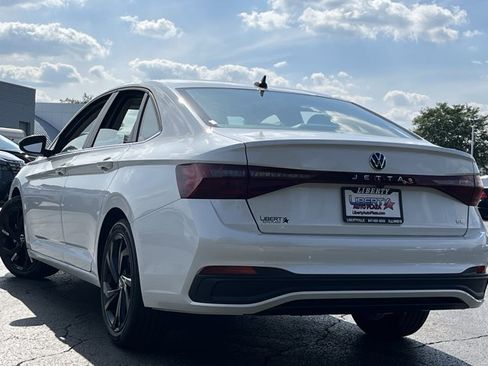 New 2026 Volkswagen Jetta SE FWD image 8