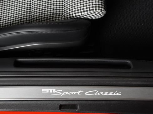 Used 2023 Porsche 911 Sport Classic RWD image 24