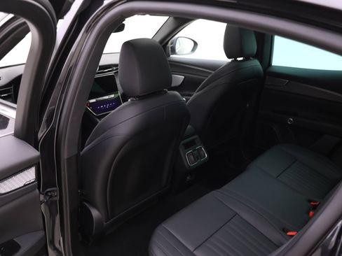 New 2024 Maserati Grecale GT image 12