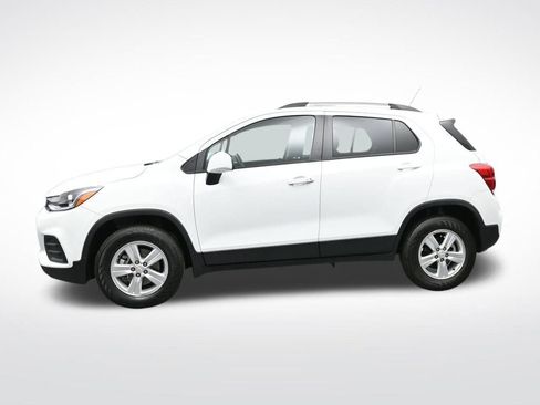 Certified 2022 Chevrolet Trax LT w/ LT Convenience Package image 6