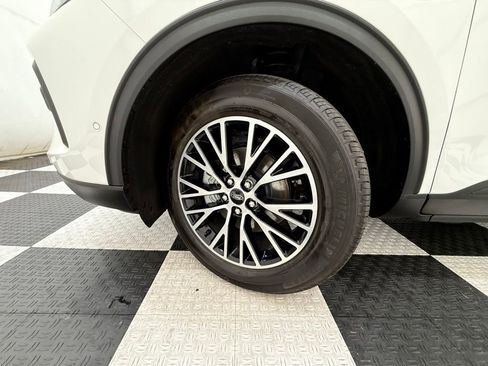 New 2024 Ford Escape SE w/ PHEV Premium Package image 10